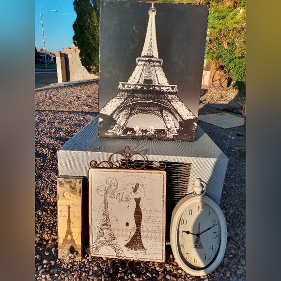 Eiffel Tower Art and Clock Set